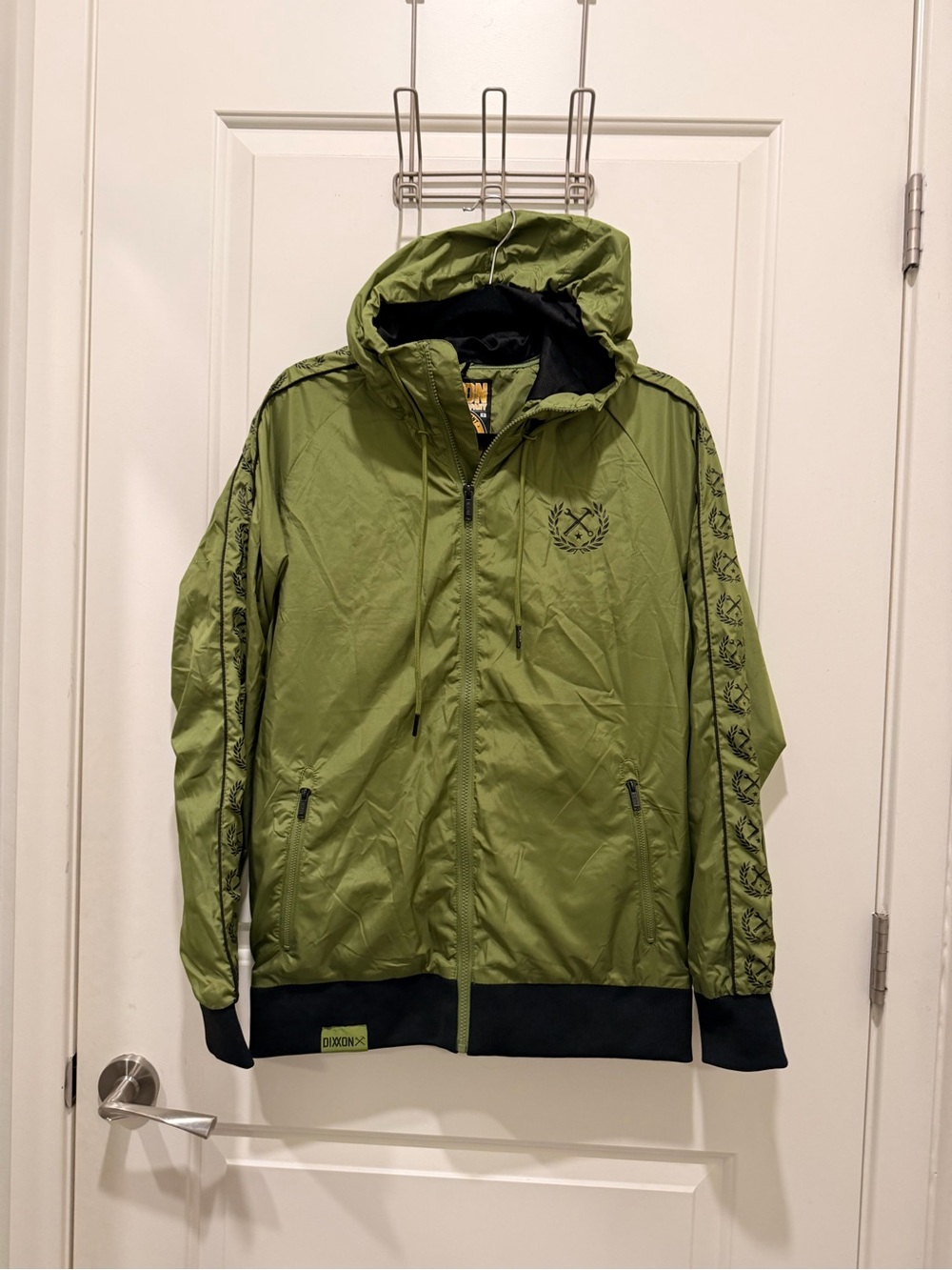 Dixxon Flannel Company
The Waterfront Hooded
Windbreaker Jacket Size S